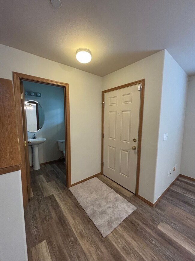 Foto del edificio - DuPont 3 bedroom home
