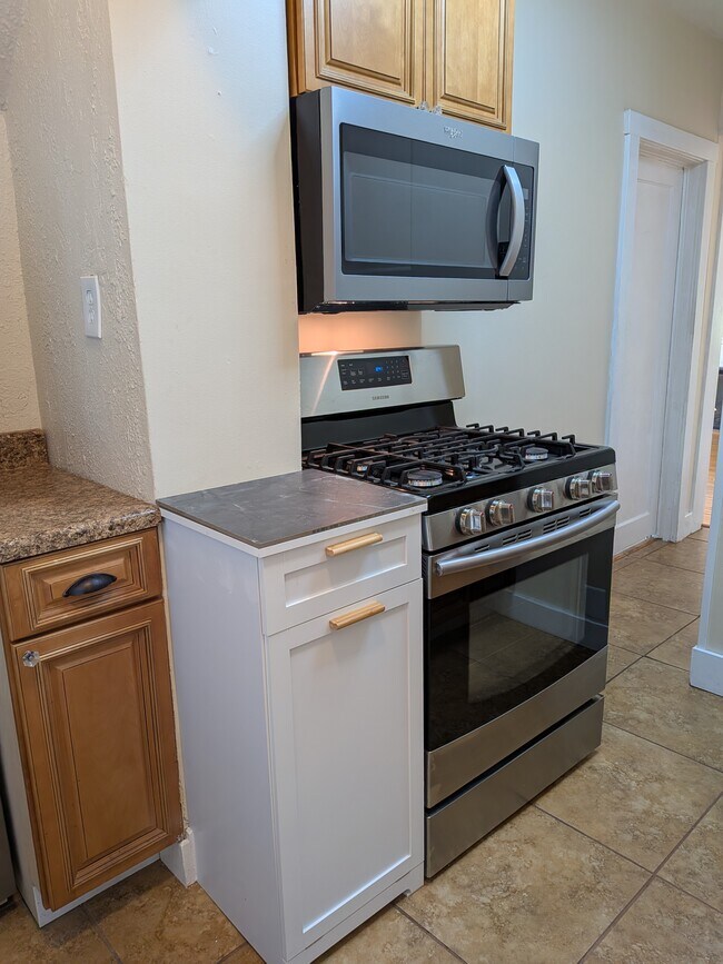 Cocina - 1105 East 200 South