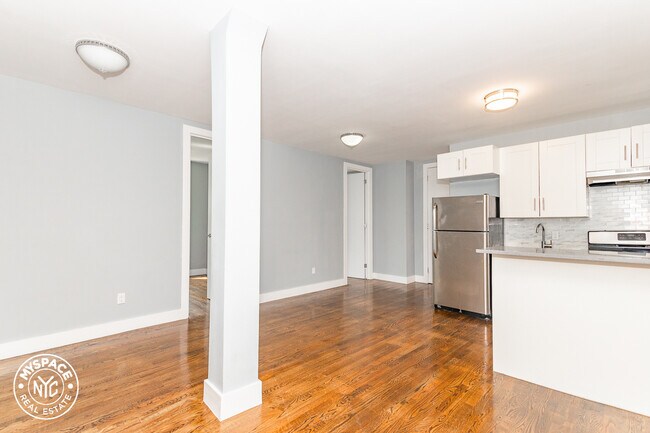 Building Photo - 327 E 19th St
