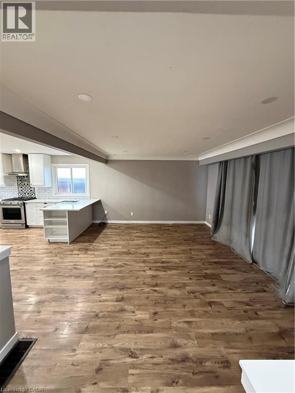 Building Photo - 90 Rainbow Dr