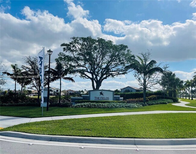 4815 Indio Trl, Wellington, FL 33467 Townhome Rentals in Wellington