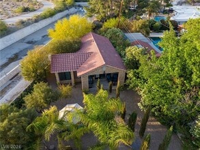 Building Photo - 300 Lacy Ln