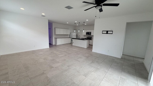 Building Photo - 40145 W Hillman Dr