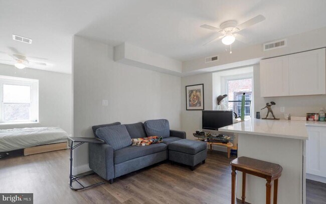 Foto del edificio - 3813 Baring St
