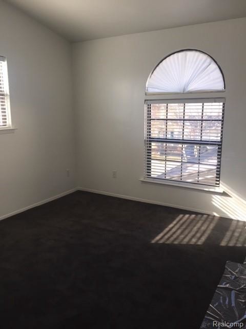 Building Photo - 5611 Drake Hollow Dr W