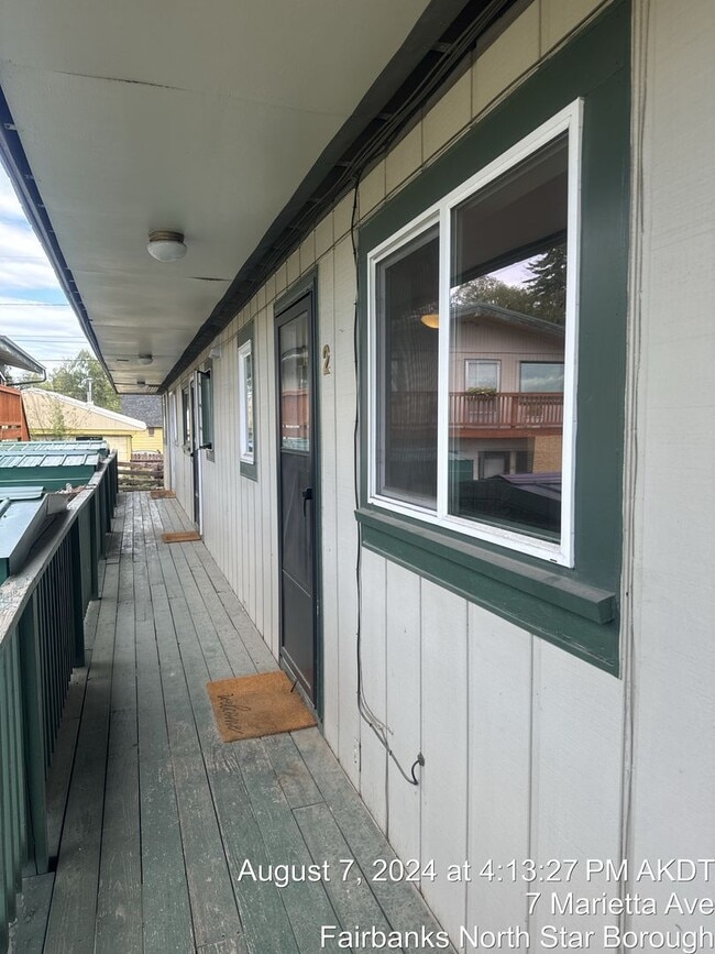 Building Photo - Charming 1 bedroom apt in quiet complex! T...
