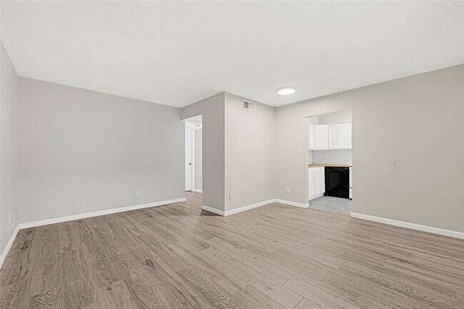 Foto del edificio - 107 E Willowick Ave