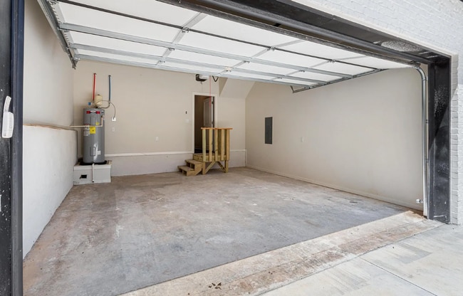 Building Photo - 619 Whitham Ave