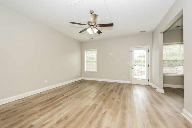 Foto del edificio - 1221 Catawba Way
