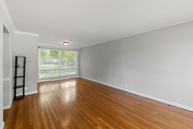 Building Photo - 627 Haddock Dr