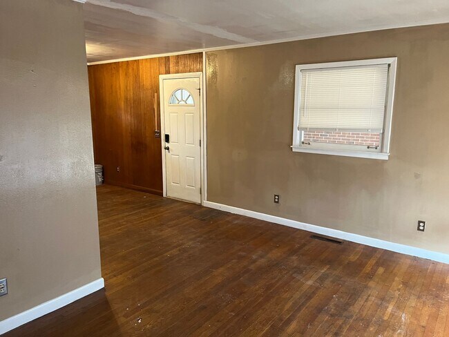 Foto del edificio - Available Now!