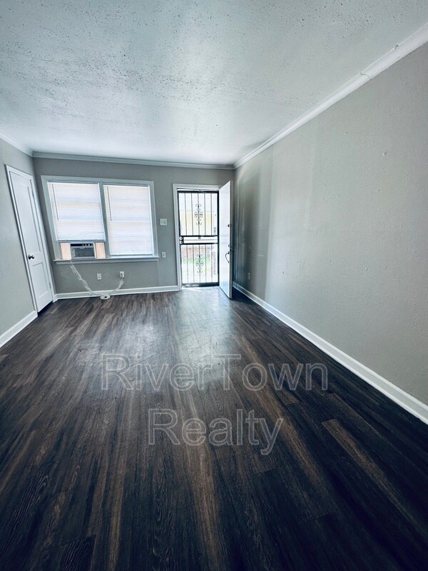 Foto del edificio - 3364 Rosamond Ave