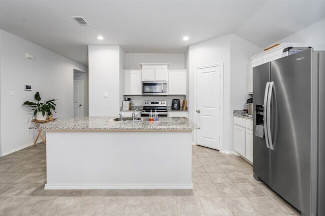 Building Photo - 417 Destin Dr