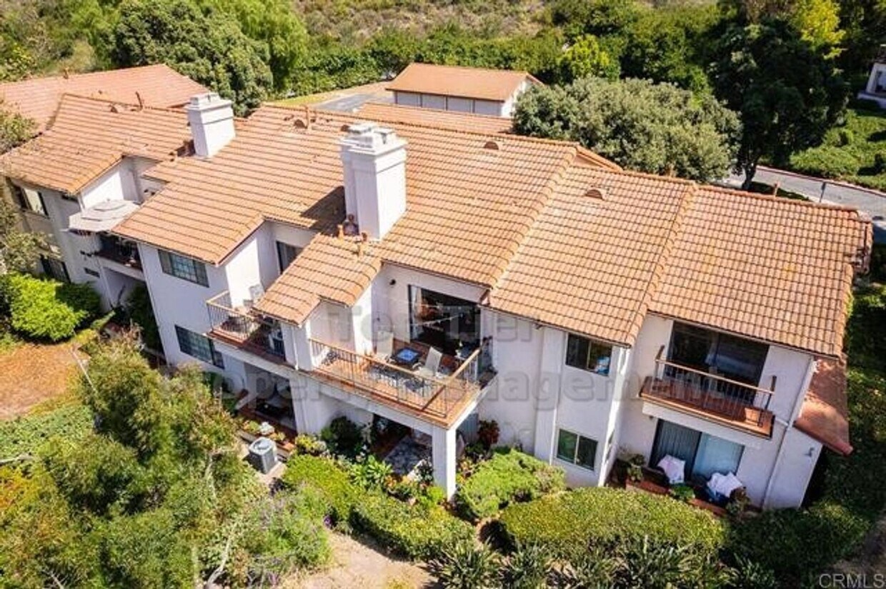 Foto principal - 3 Bedroom, 2 Bath Beautiful Carlsbad Home ...