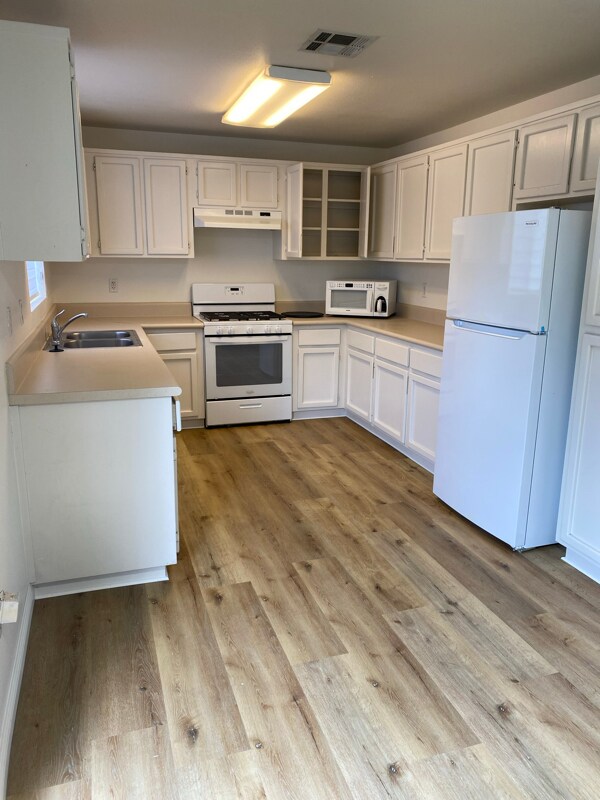 Foto del edificio - 10876 Loro Verde Ave