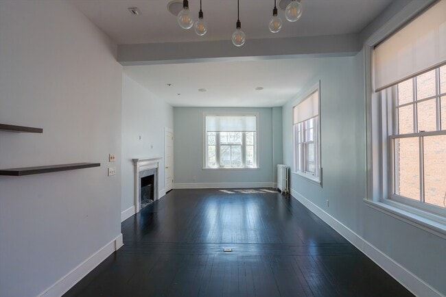 Building Photo - 371 Harvard St