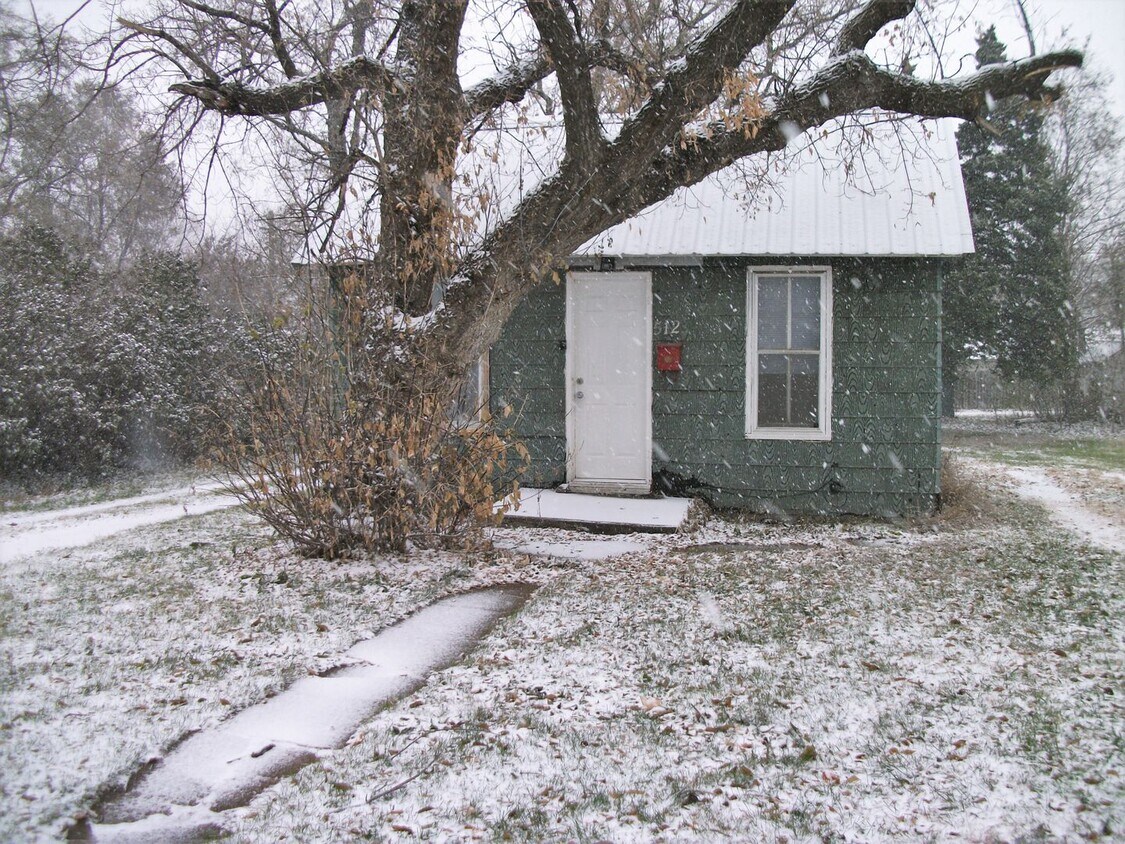 512 S Duff St, Mitchell, SD 57301 House Rental in Mitchell, SD