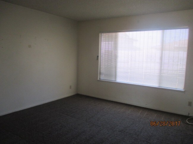 Building Photo - 5254 Swenson St