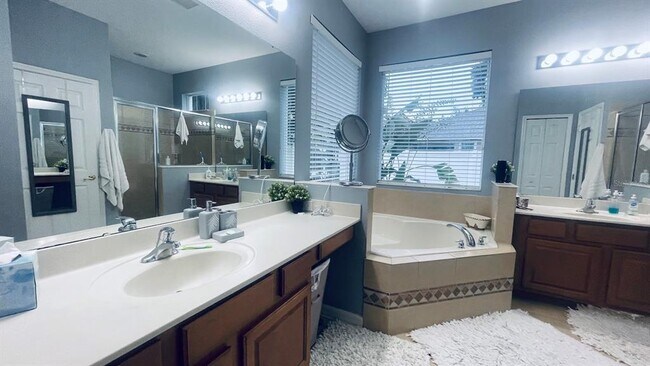 Foto del edificio - 8808 Abbey Leaf Ln