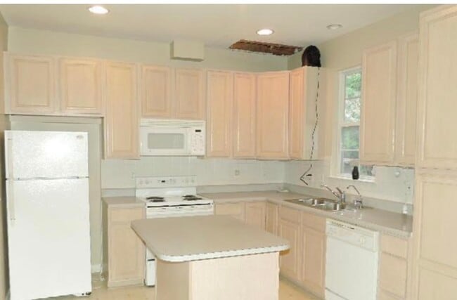 Building Photo - 9324 Owings Choice Ct