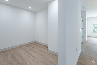 1BR, 1BA + Den - 864SF - Den - The 545