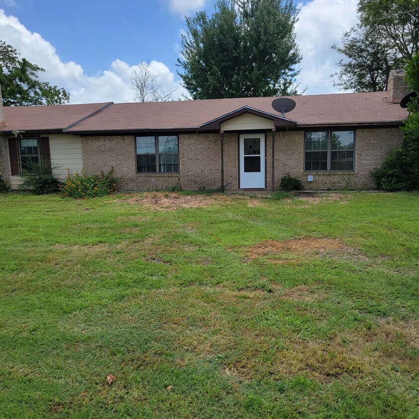 Foto principal - 1310 Co Rd 3718
