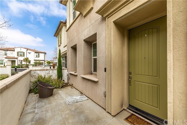 Building Photo - 30330 Town Square Dr