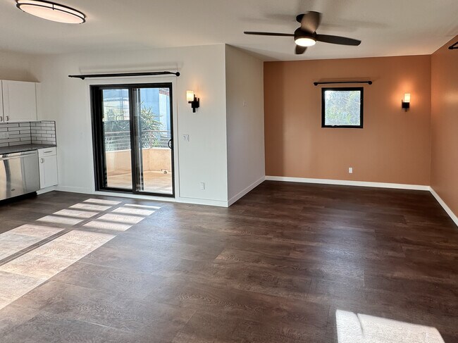 Building Photo - 5001 Angeles Vista Blvd