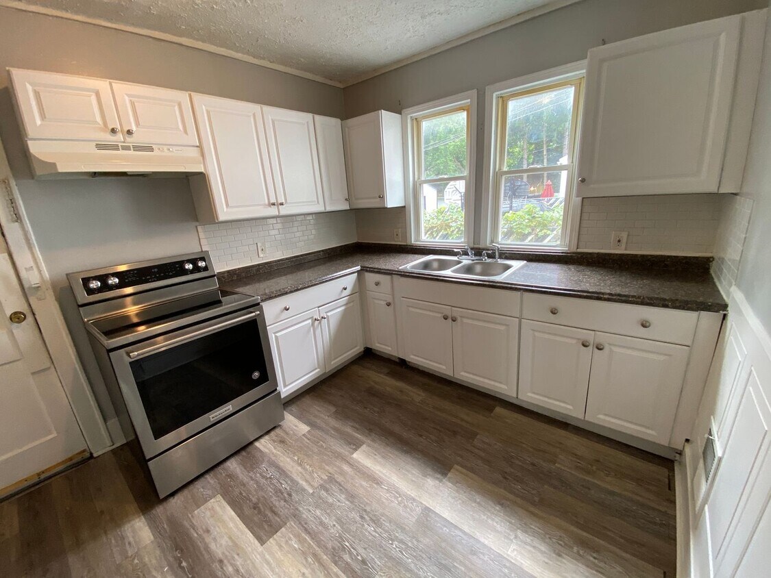 Primary Photo - 144-144 Ohio St