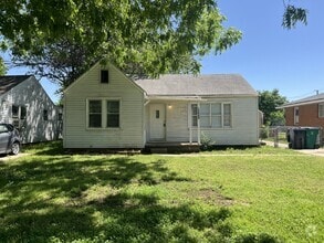 Building Photo - 1440 SW 24th St