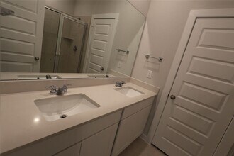 Building Photo - 8579 Blueberry Ash St