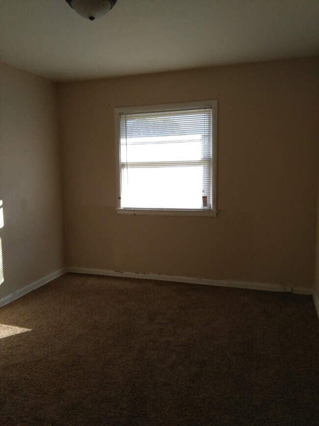 Building Photo - South City Hydraulic Units