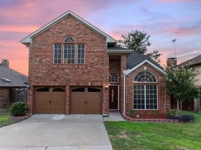 Building Photo - 1339 Barclay Dr