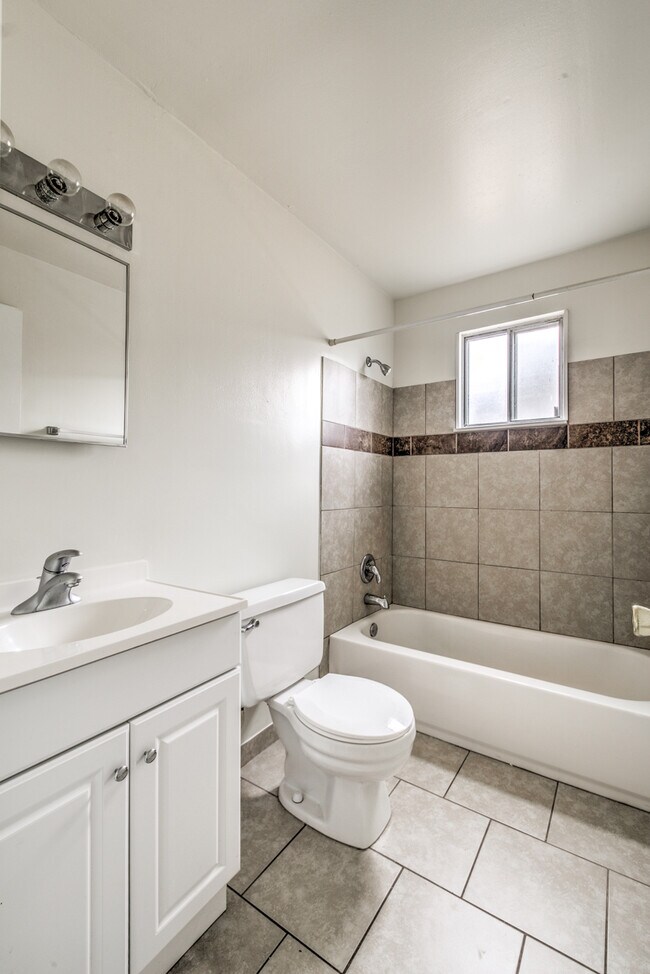 Baño - 22 E Rock Creek Mnr