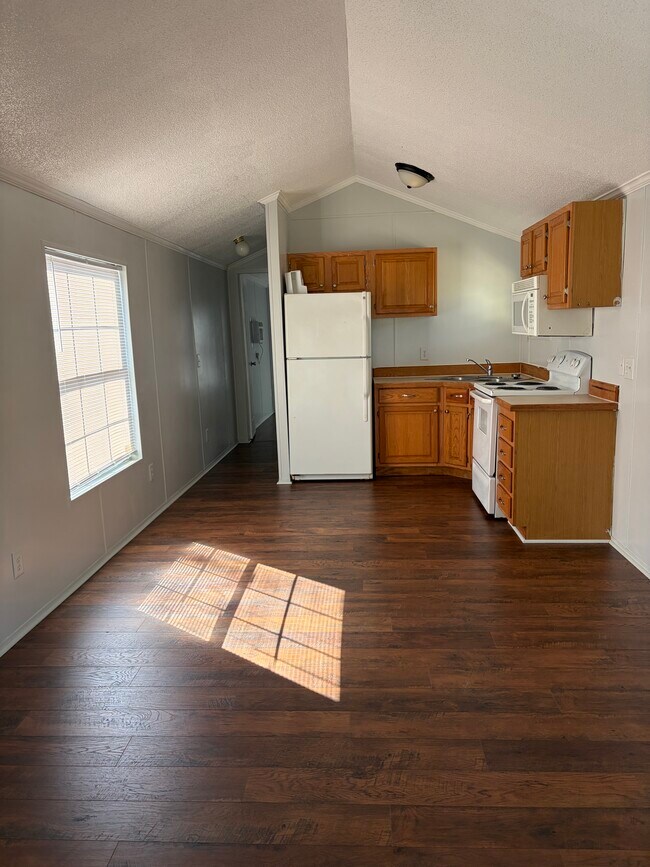 Foto del edificio - 2072 S Jefferson St