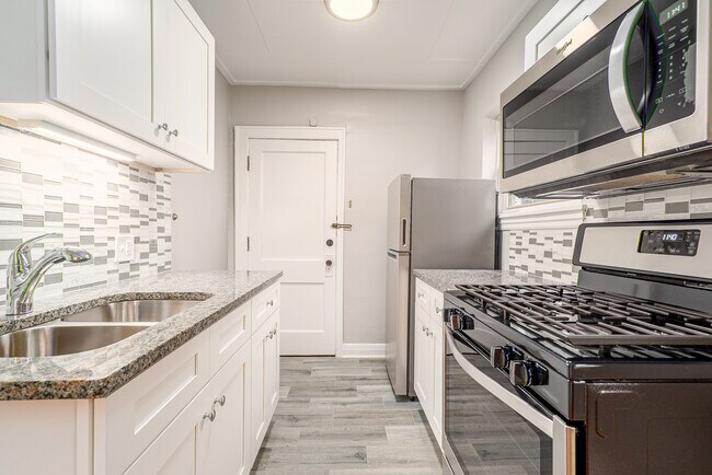 Foto del edificio - 428 N Park Blvd