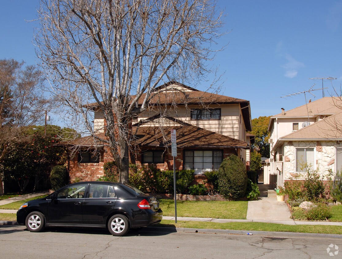 Primary Photo - 4115-4117 Warner Blvd