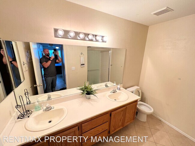 Building Photo - 1 br, 2 bath House - 1575 W WARM SPRINGS R...