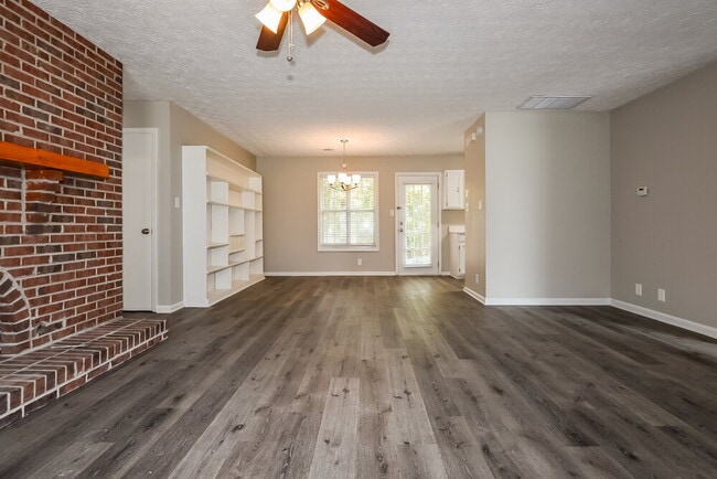 Foto del edificio - 5406 Cindy Ln SE