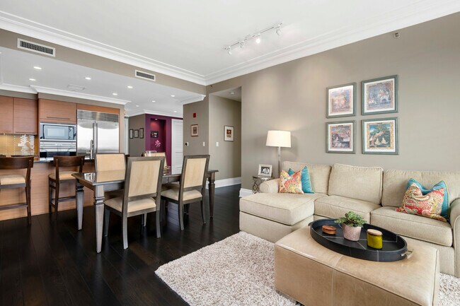 Foto del edificio - 2550 N Lakeview Ave