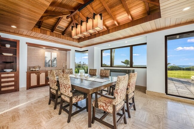 Building Photo - Castle Point Estate: Oceanfront w/ Pool, Spa, Gym & Lanais