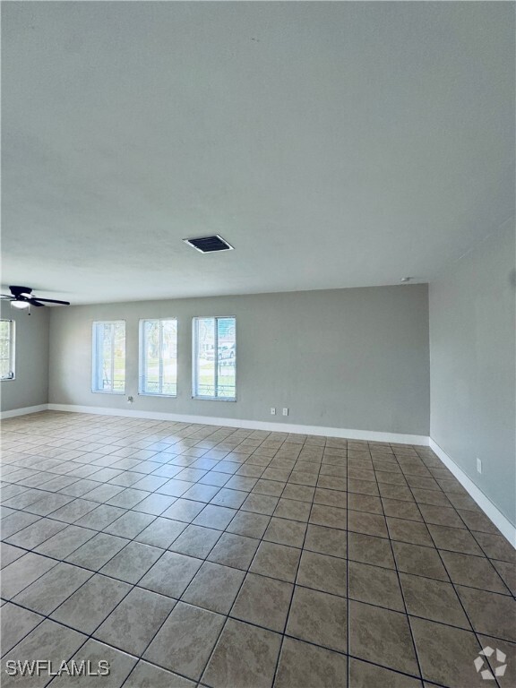 Building Photo - 4107 SE 18th Pl