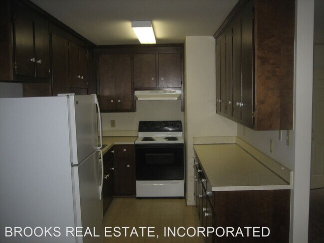 Building Photo - 2 br, 1.5 bath House - 4615 B Rochambeau D...