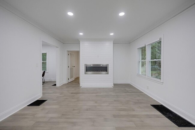 Foto del edificio - 593 Lynnhaven Dr SW