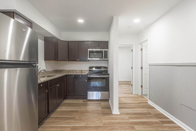 Building Photo - Lakeside Apartments
