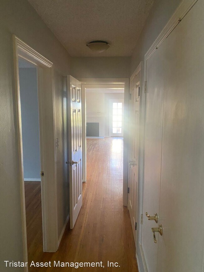 Foto del edificio - 4 br, 2 bath House - 5833 Lomond Dr.