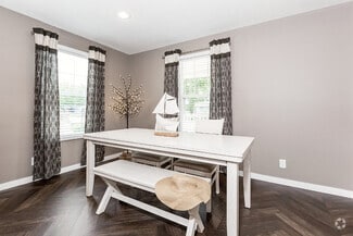 Building Photo - 15 Cardinal Dr