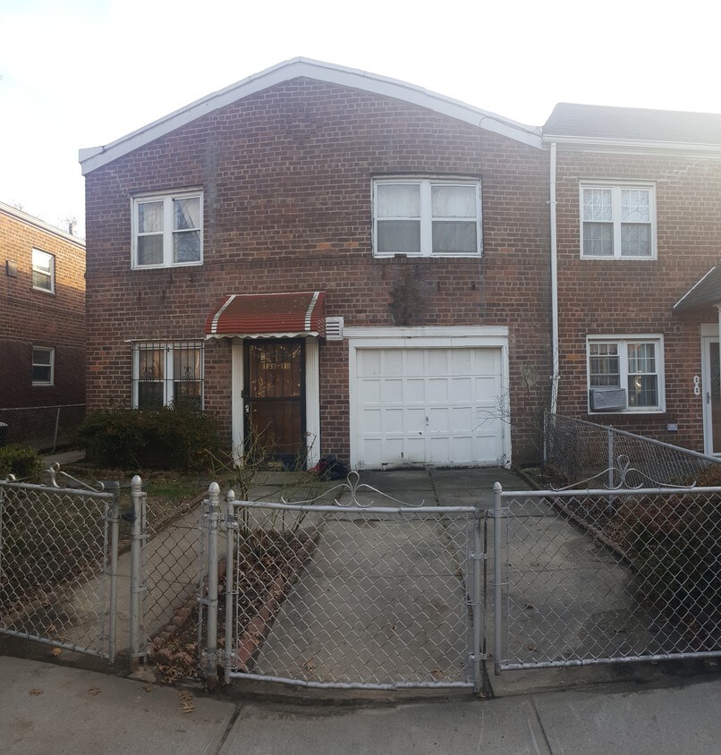 Primary Photo - 191-10 37th Ave