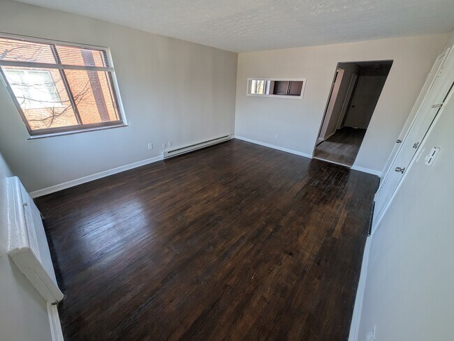Foto del edificio - 2500 Boudinot Ave