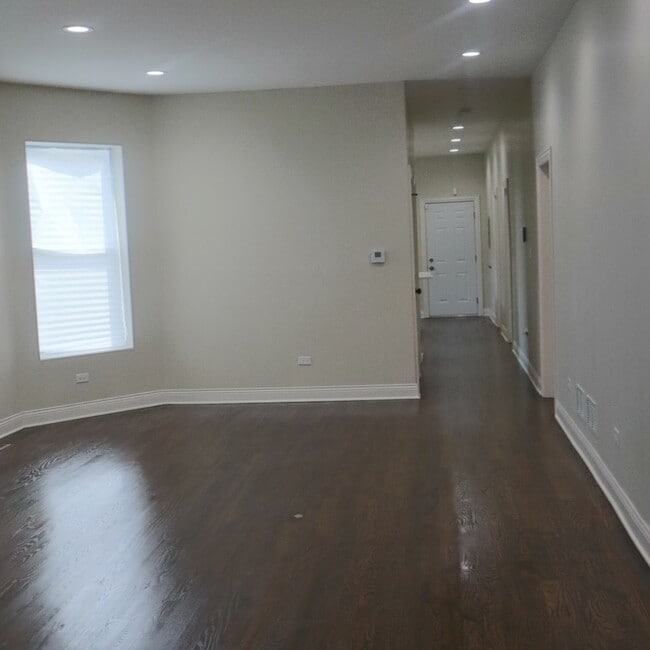 Building Photo - 5738 S Sangamon St